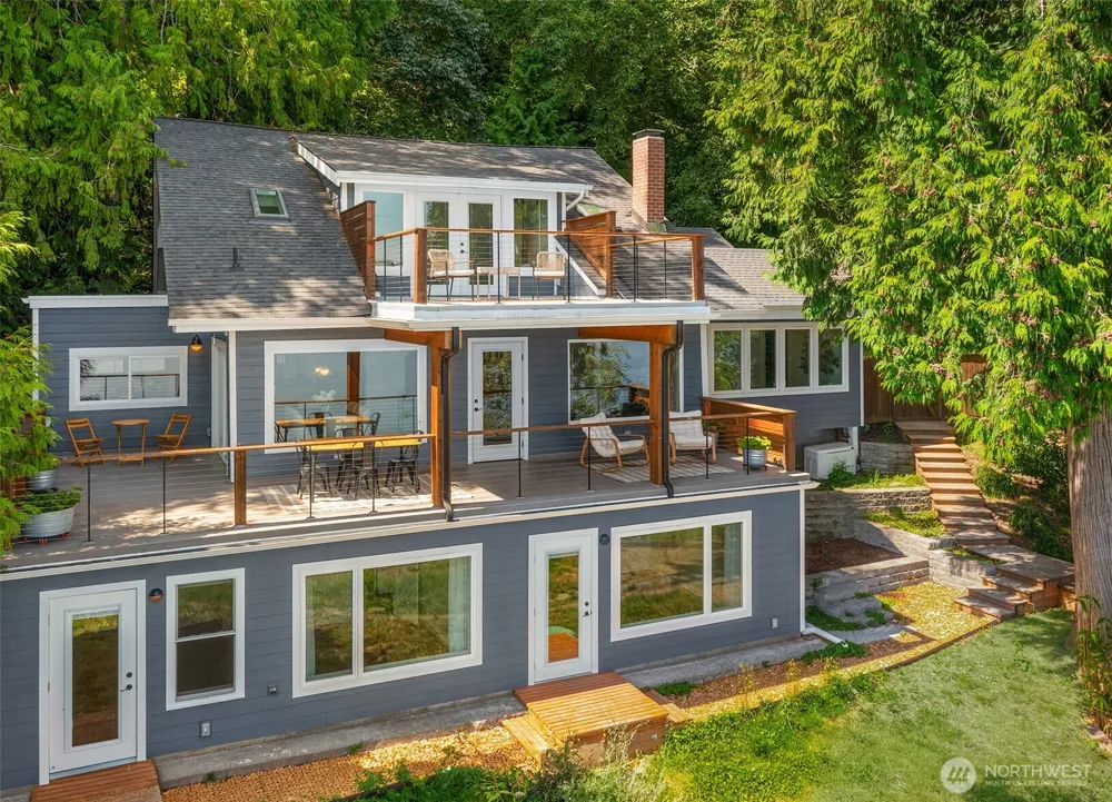 9943 SW 123rd Place Vashon, WA 98070