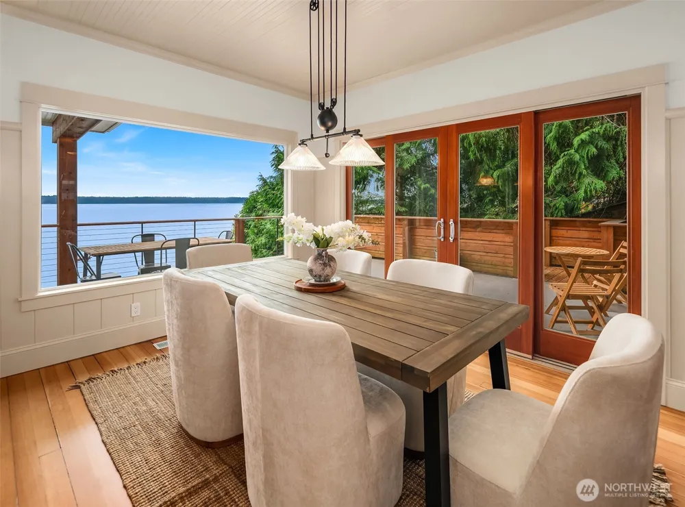 9943 SW 123rd Place Vashon, WA 98070