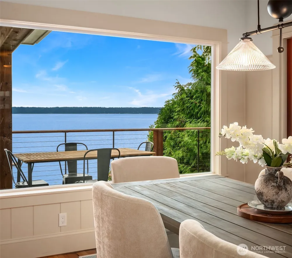 9943 SW 123rd Place Vashon, WA 98070