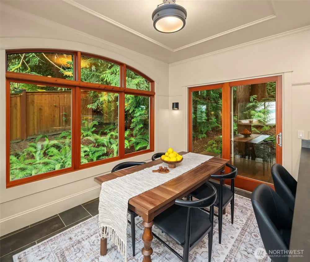 9943 SW 123rd Place Vashon, WA 98070