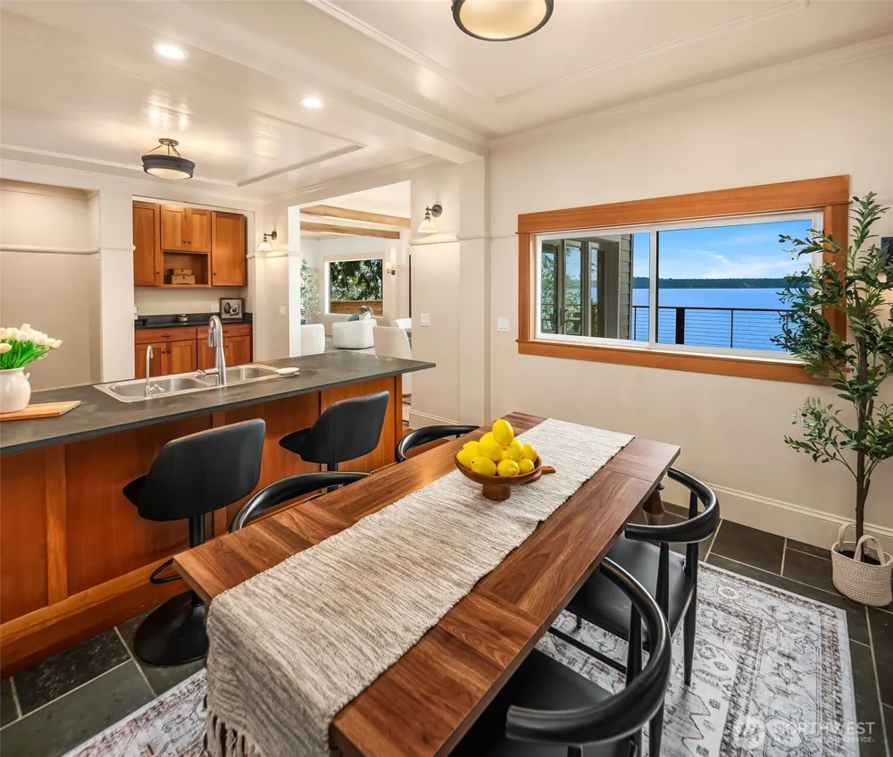 9943 SW 123rd Place Vashon, WA 98070