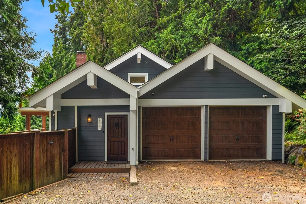 9943 SW 123rd Place Vashon, WA 98070