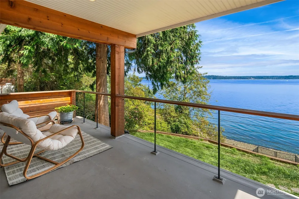 9943 SW 123rd Place Vashon, WA 98070