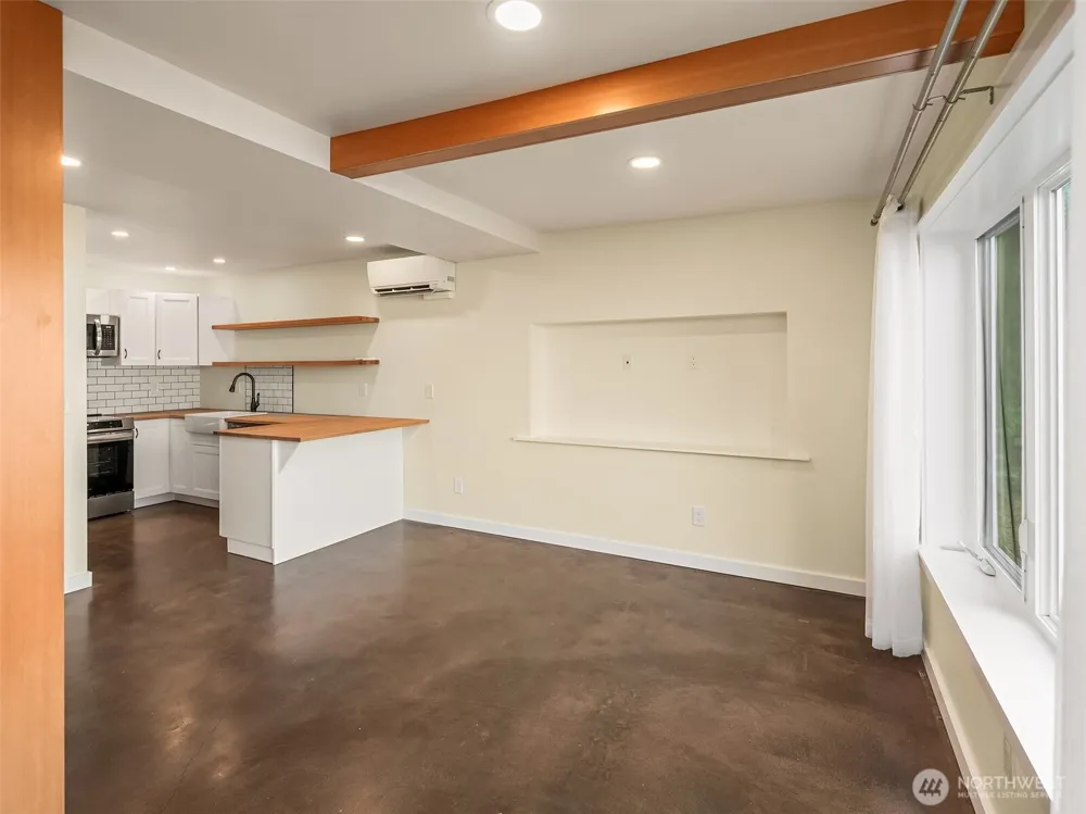 9943 SW 123rd Place Vashon, WA 98070