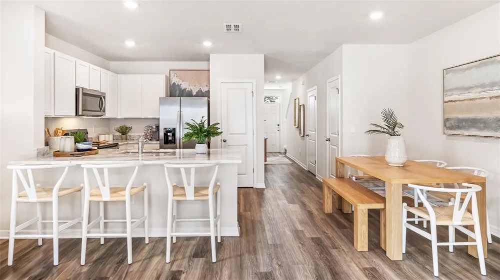 4033 MILLER POINTE COURT Bradenton, FL 34208