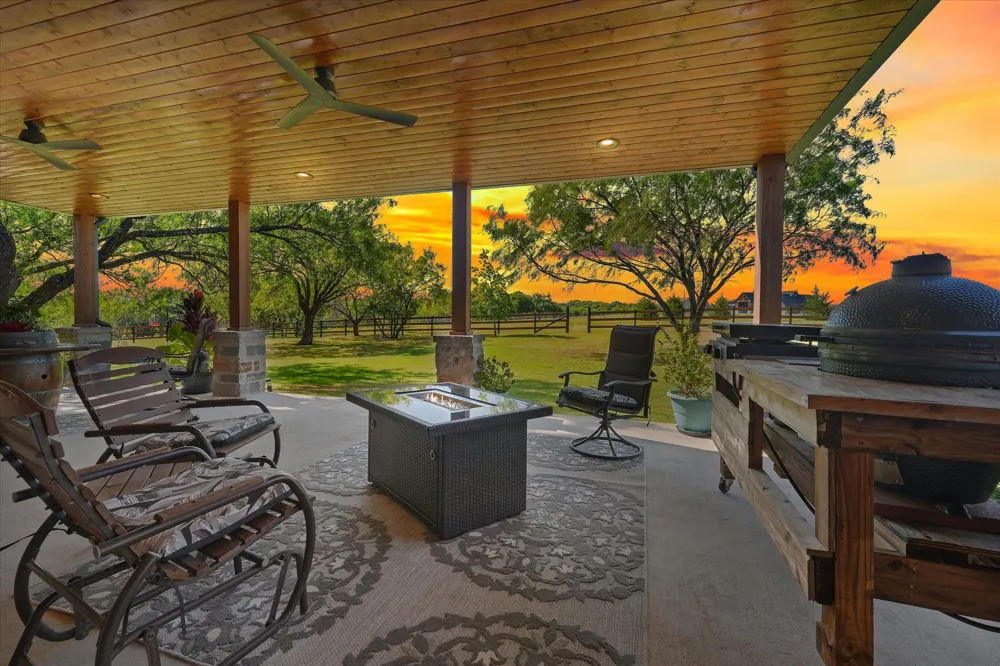 9861 Fm-66 Maypearl, TX 76064