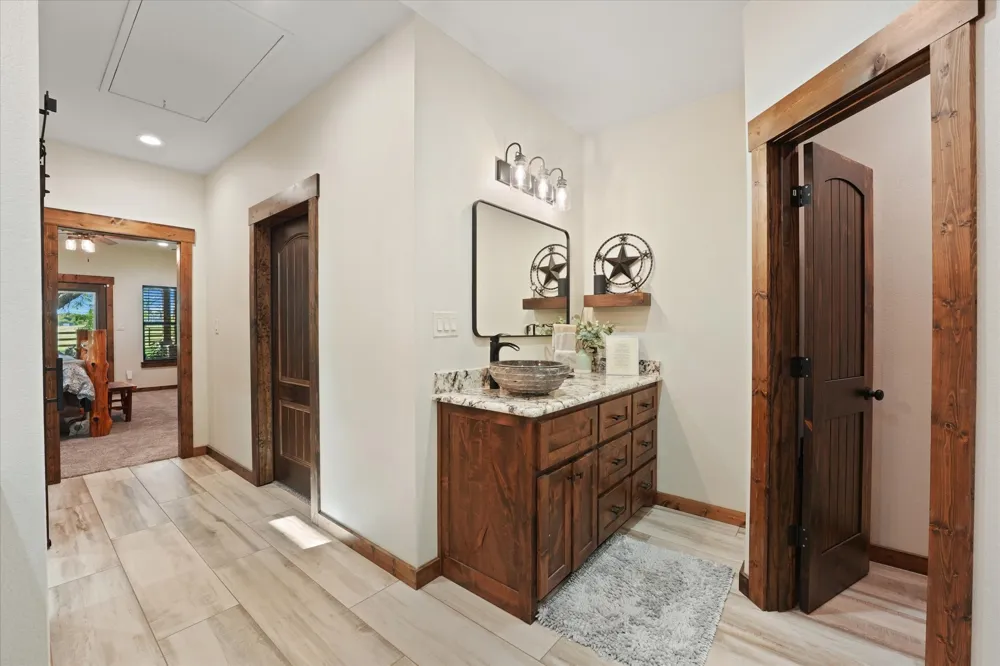 9861 Fm-66 Maypearl, TX 76064