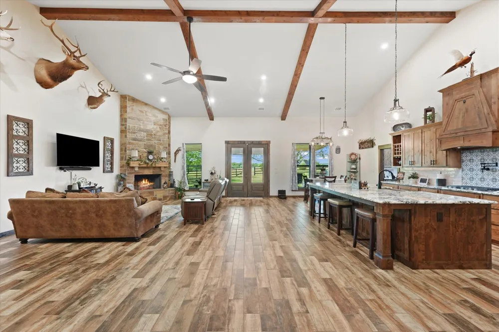 9861 Fm-66 Maypearl, TX 76064