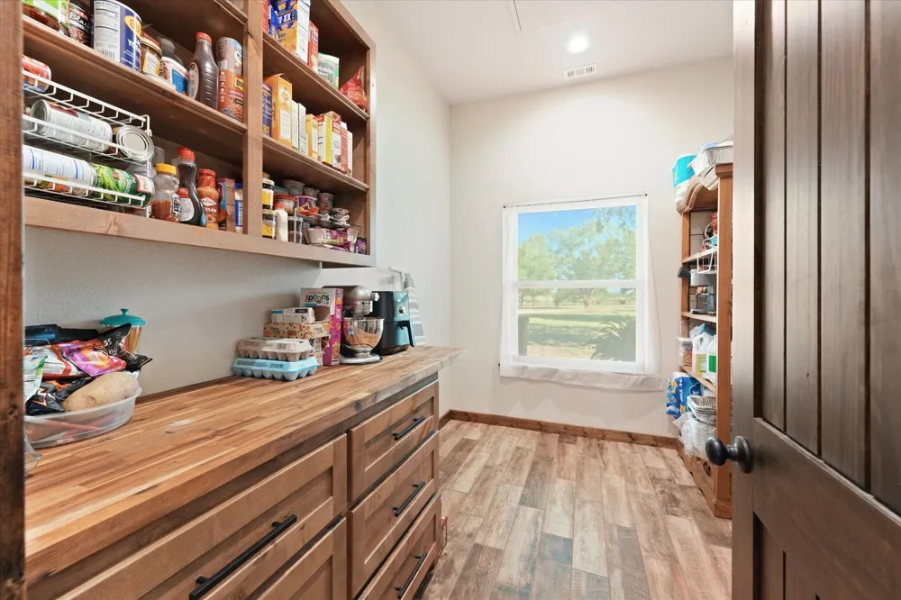9861 Fm-66 Maypearl, TX 76064