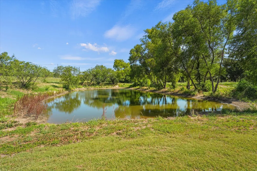 9861 Fm-66 Maypearl, TX 76064