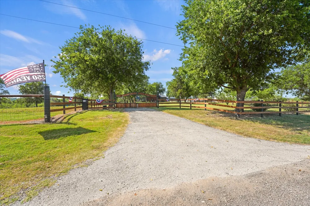 9861 Fm-66 Maypearl, TX 76064