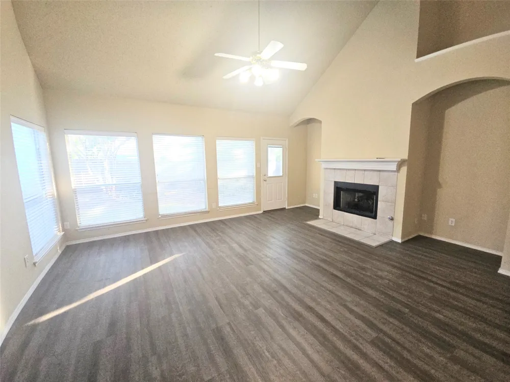 4605 Buffalo Bend Place Fort Worth, TX 76137