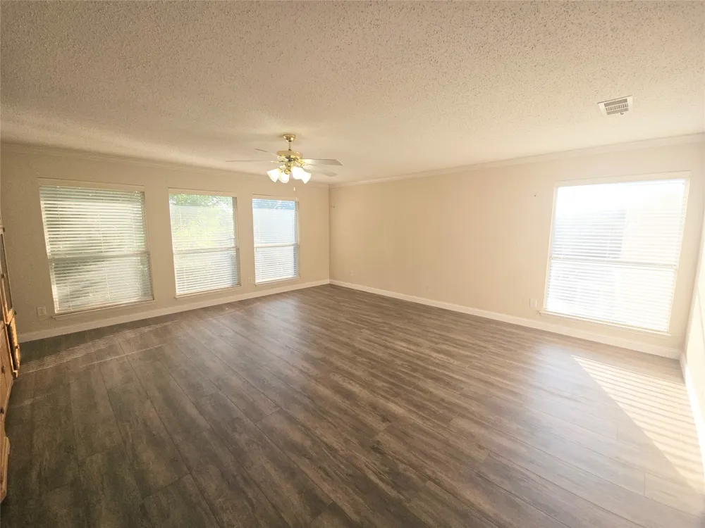 4605 Buffalo Bend Place Fort Worth, TX 76137