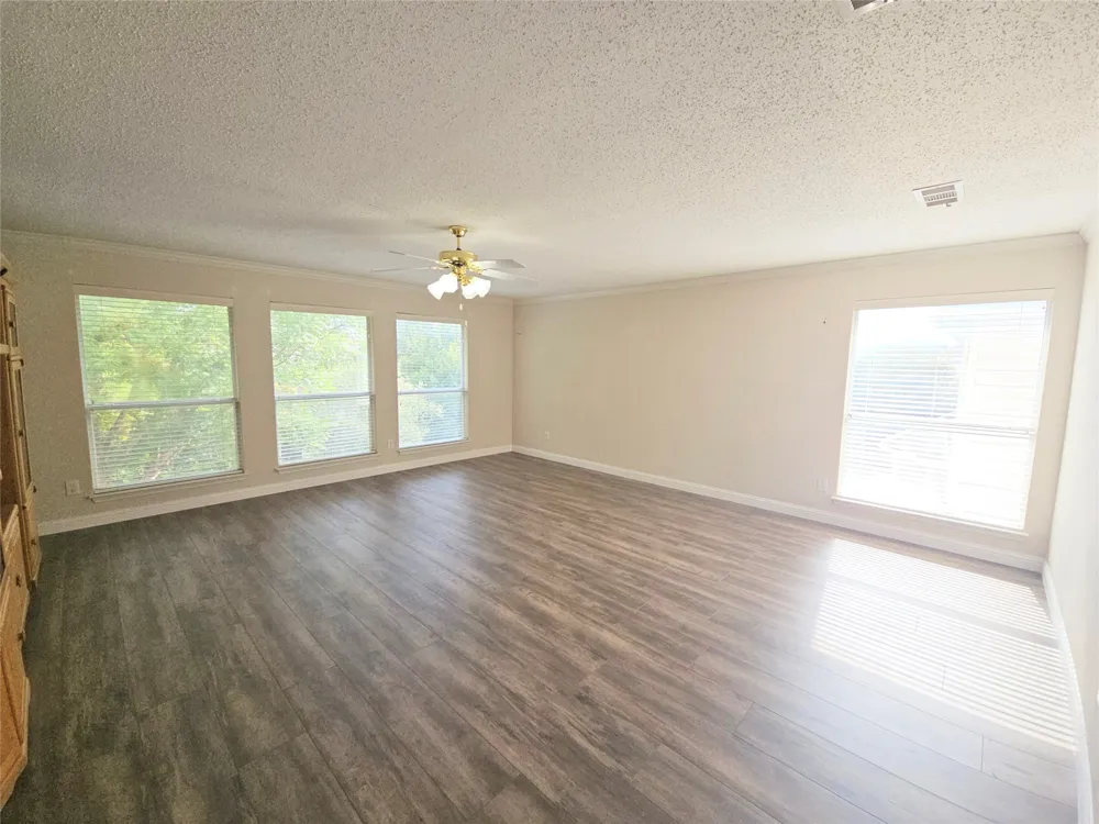 4605 Buffalo Bend Place Fort Worth, TX 76137
