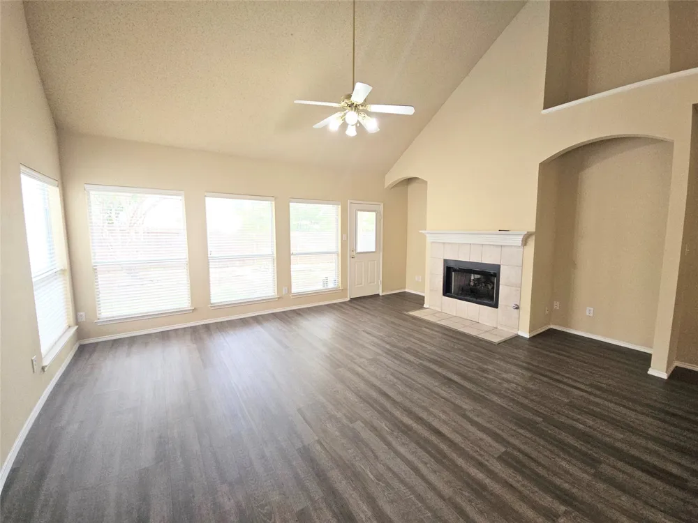 4605 Buffalo Bend Place Fort Worth, TX 76137