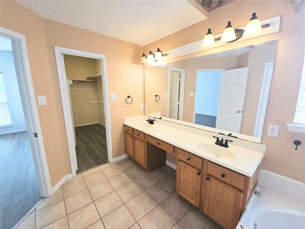 4605 Buffalo Bend Place Fort Worth, TX 76137