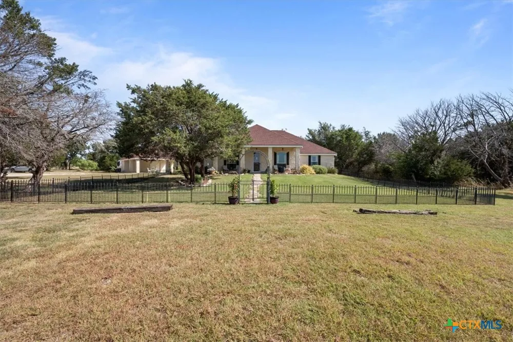 392 Bear Branch Road Purmela, TX 76566