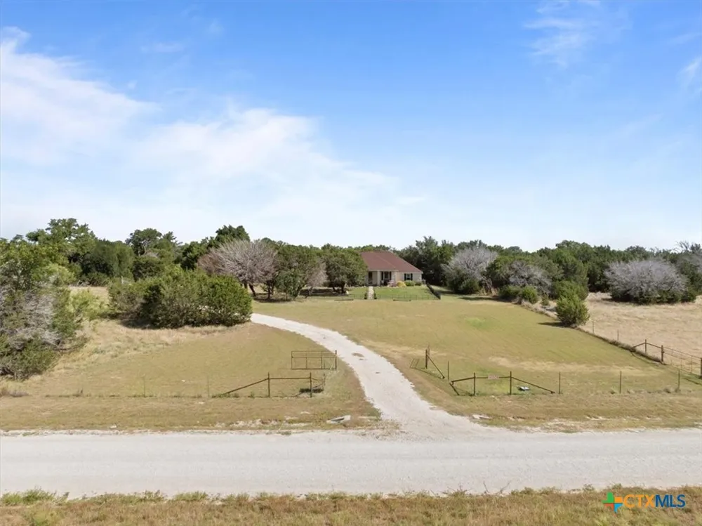 392 Bear Branch Road Purmela, TX 76566