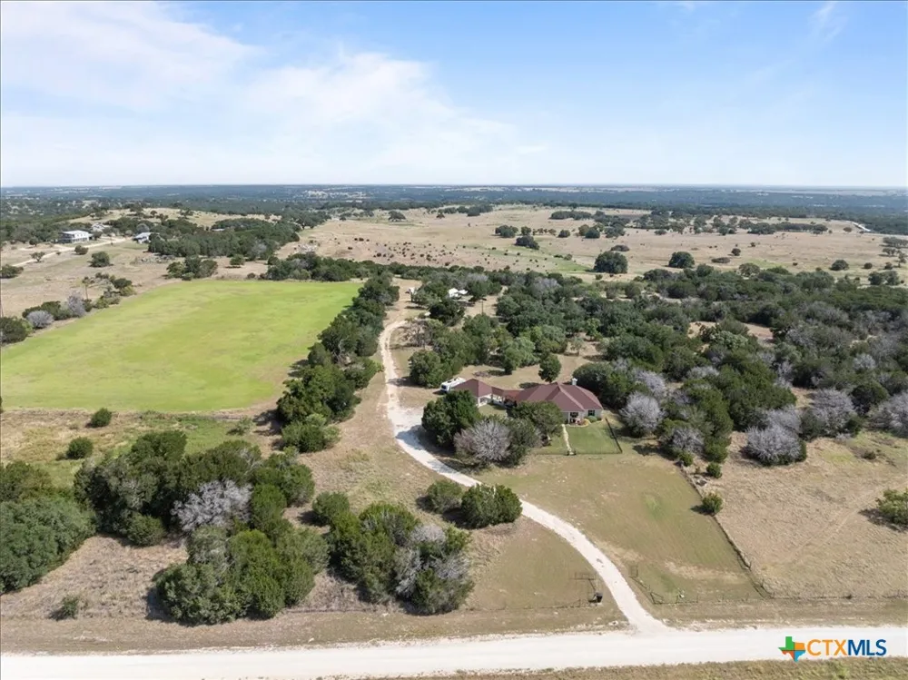 392 Bear Branch Road Purmela, TX 76566