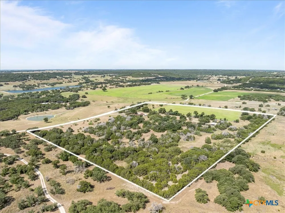 392 Bear Branch Road Purmela, TX 76566