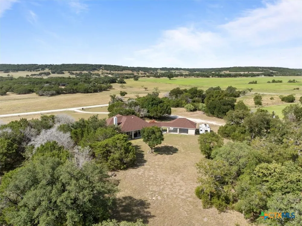 392 Bear Branch Road Purmela, TX 76566