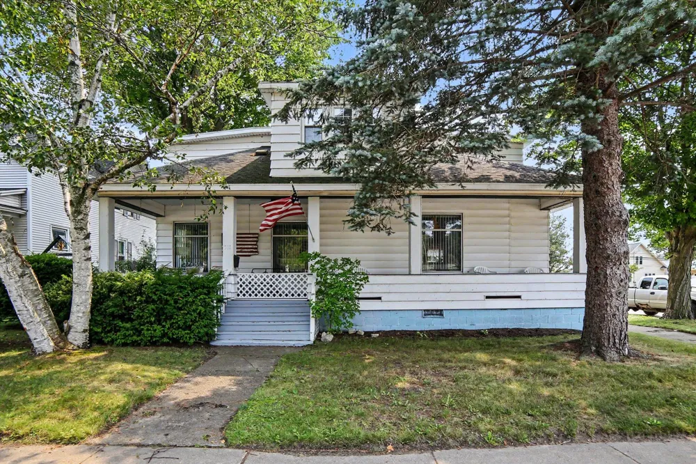 511 W Ludington Avenue Ludington, MI 49431