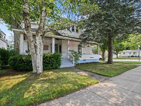 511 W Ludington Avenue