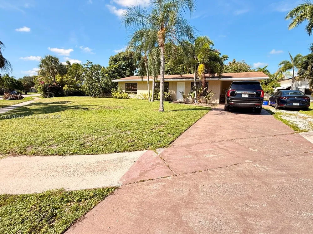 502 Ibis Dr Delray Beach, FL 33444
