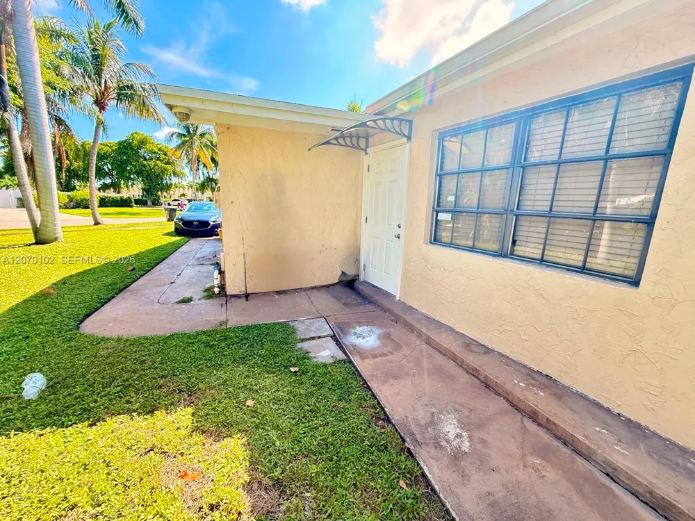 502 Ibis Dr Delray Beach, FL 33444