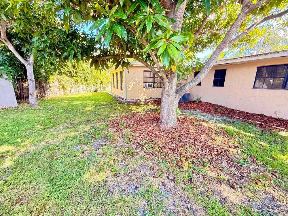 502 Ibis Dr Delray Beach, FL 33444