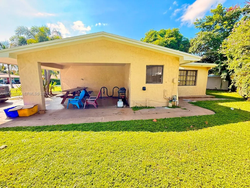 502 Ibis Dr Delray Beach, FL 33444