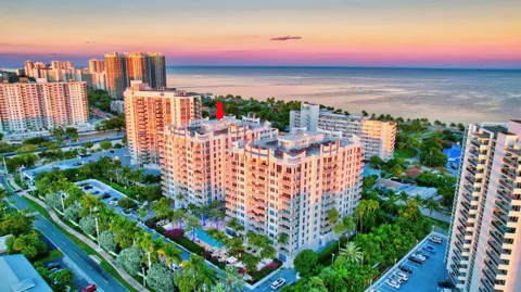 2821 OCEAN BOULEVARD #1102S