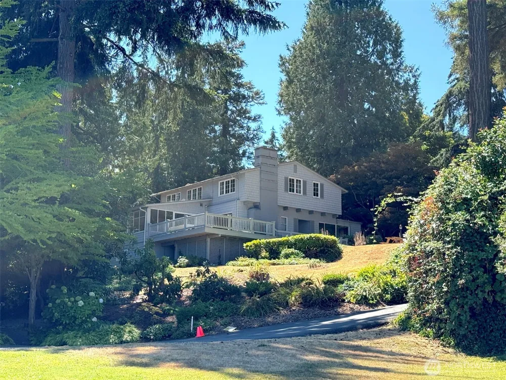 3216 Hunts Point Road Hunts Point, WA 98004