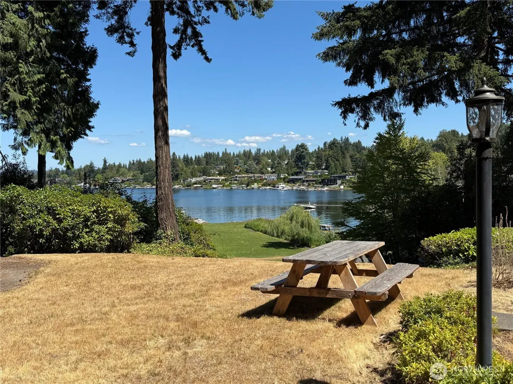 3216 Hunts Point Road Hunts Point, WA 98004