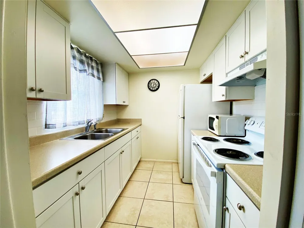 2003 GREENBRIAR BOULEVARD #4 Clearwater, FL 33763