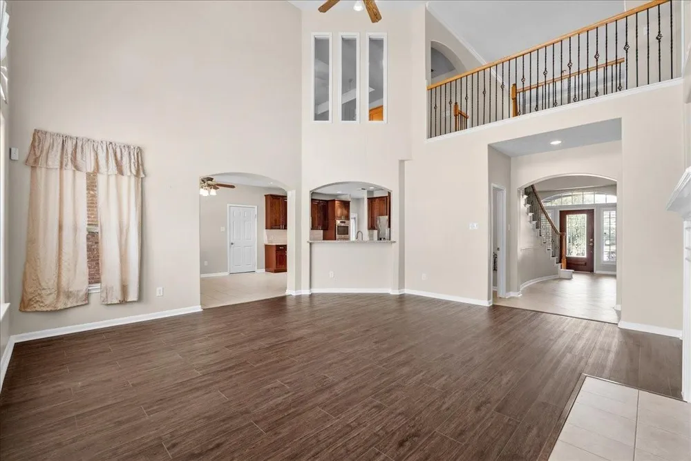 1618 Stoney Lake Drive Friendswood, TX 77546