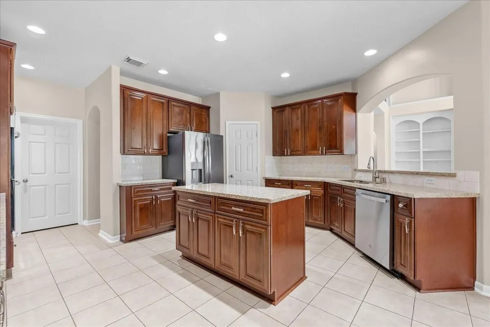 1618 Stoney Lake Drive Friendswood, TX 77546