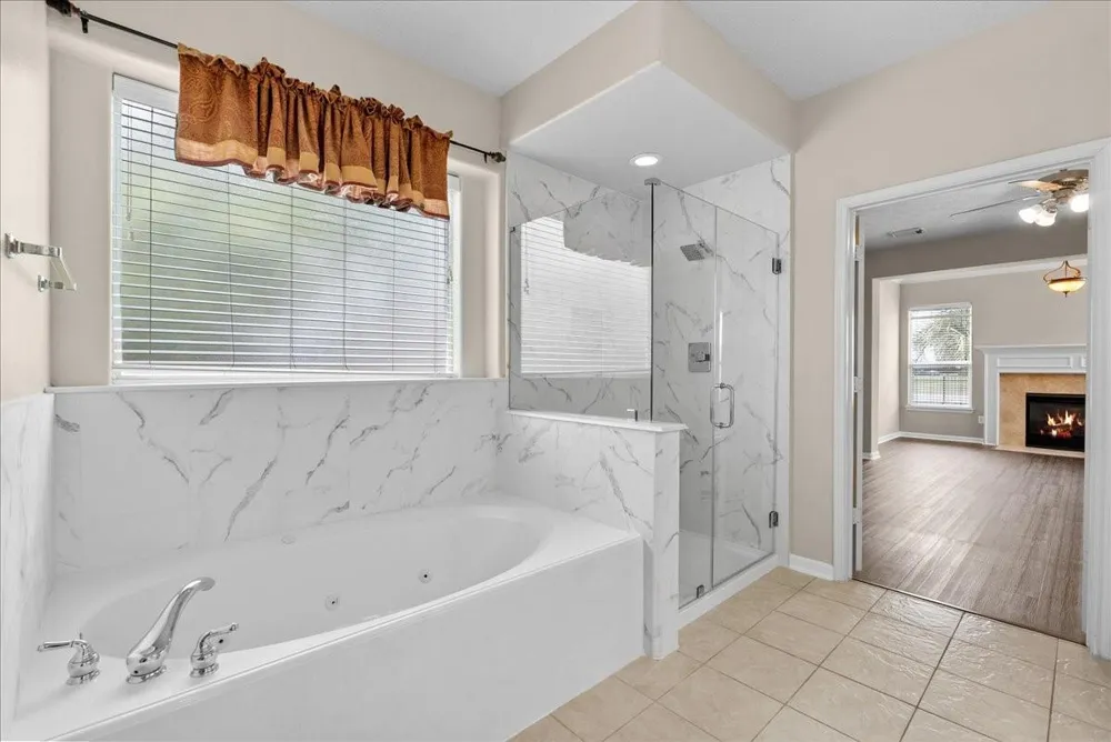 1618 Stoney Lake Drive Friendswood, TX 77546