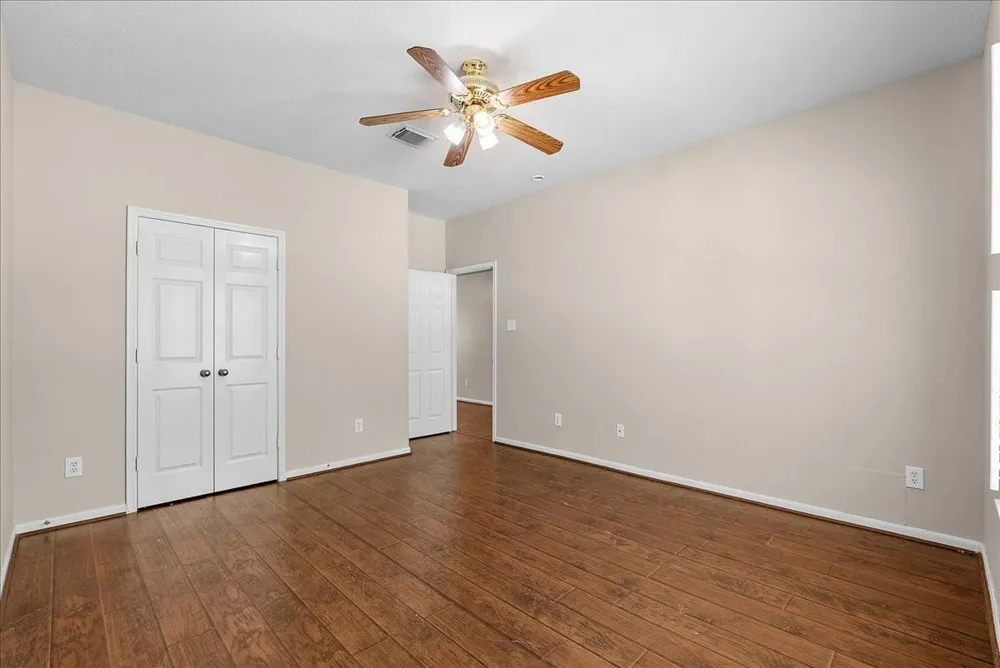 1618 Stoney Lake Drive Friendswood, TX 77546