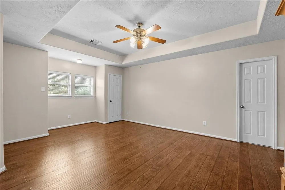 1618 Stoney Lake Drive Friendswood, TX 77546