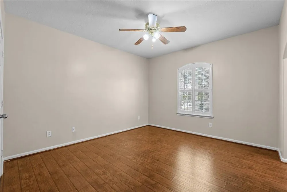 1618 Stoney Lake Drive Friendswood, TX 77546
