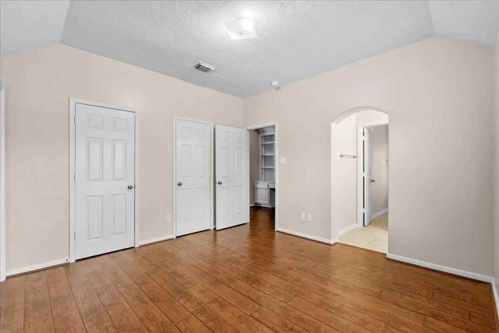 1618 Stoney Lake Drive Friendswood, TX 77546
