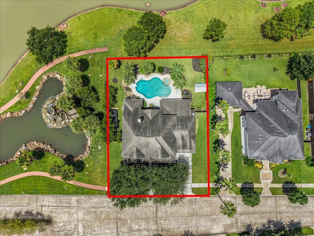 1618 Stoney Lake Drive Friendswood, TX 77546