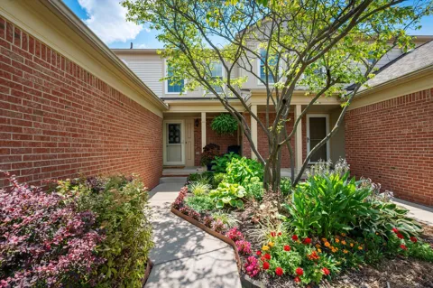 3076 Village Circle