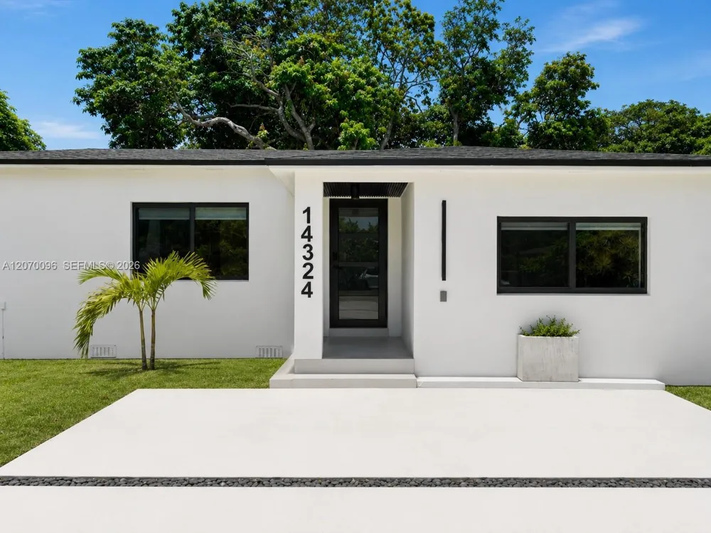 14324 Garden Dr Miami, FL 33168