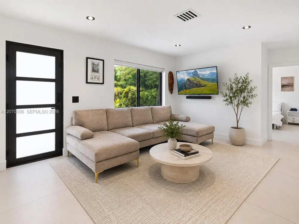 14324 Garden Dr Miami, FL 33168