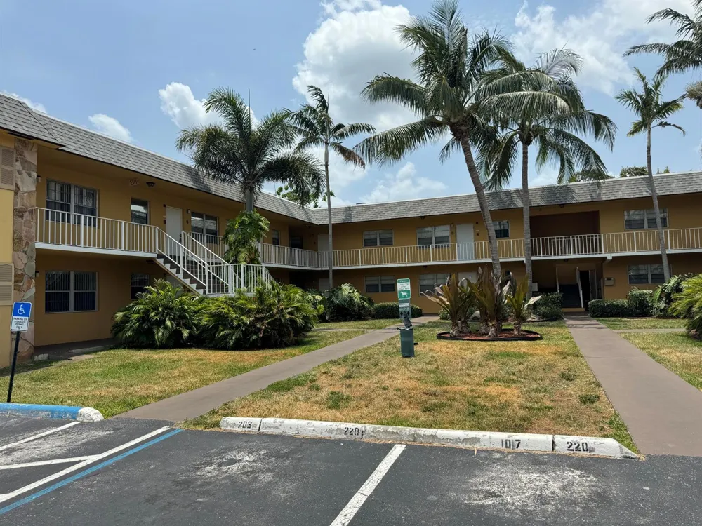 220 CROTON AVENUE #210 Lantana, FL 33462