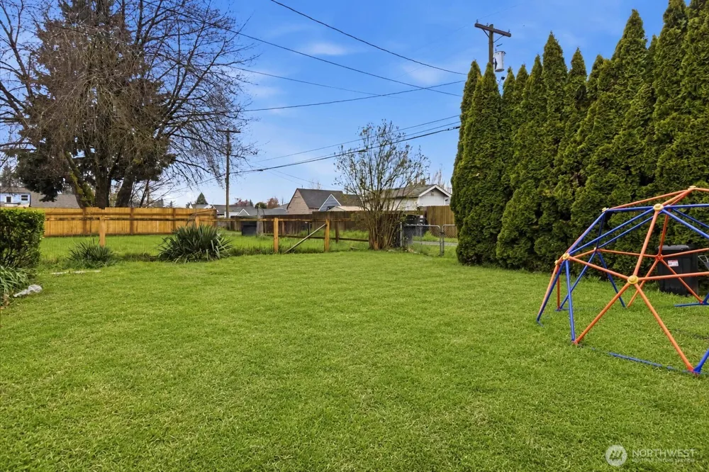 463 26th Avenue Longview, WA 98632