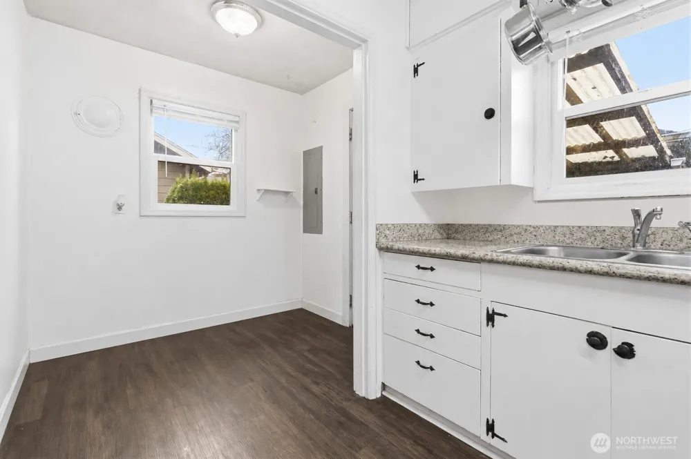 463 26th Avenue Longview, WA 98632