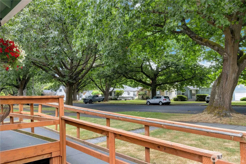 463 26th Avenue Longview, WA 98632